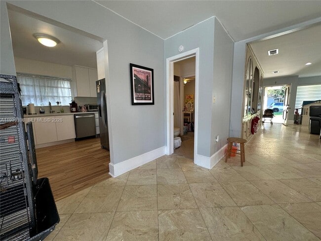 Building Photo - 120 Pocatella St