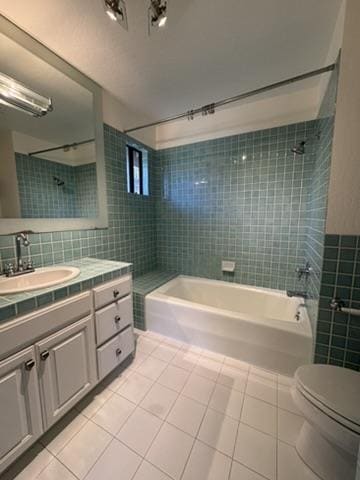 Building Photo - 730 University Dr
