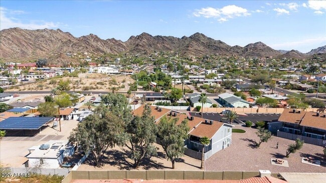 Building Photo - 1346 E Mountain View Rd