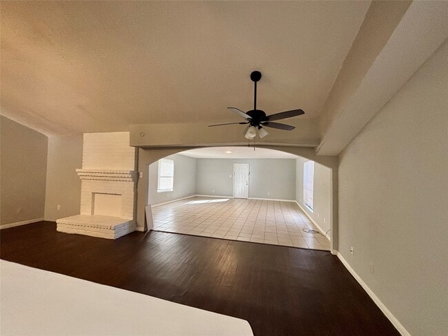 Building Photo - 15846 Blueridge Rd