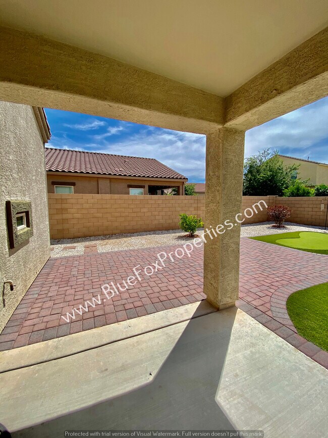 Building Photo - 9009 W Rolling Springs Dr