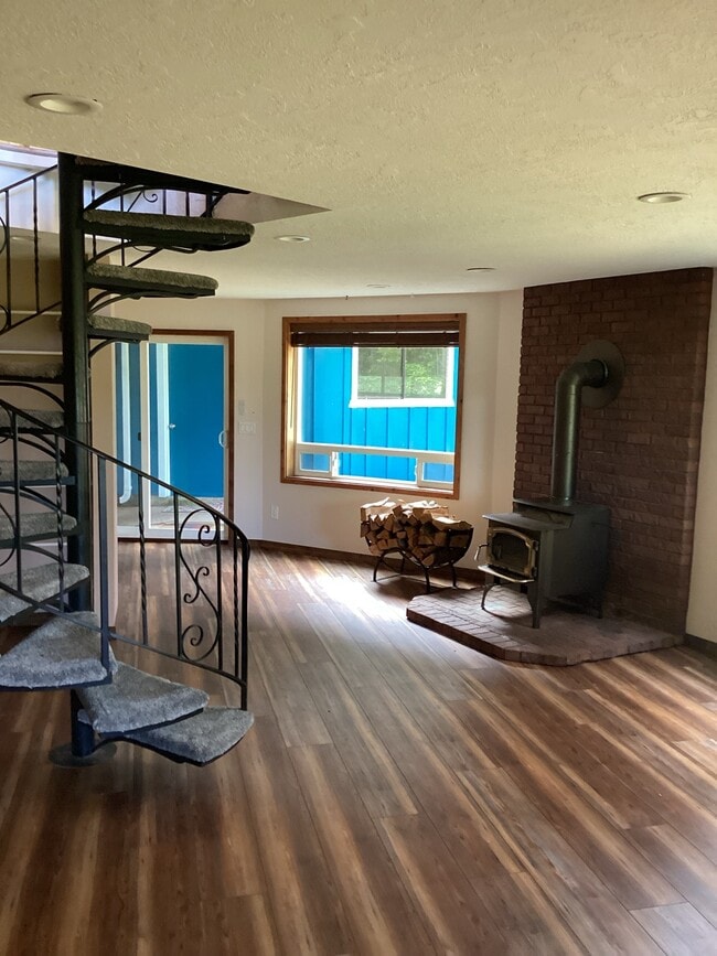 Building Photo - 6989 SW Surfland St