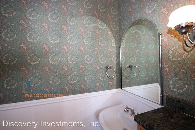 Building Photo - 4 br, 2.5 bath House - 532 Magnolia Avenue