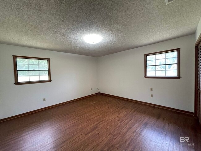 Building Photo - 31520 Stagecoach Rd