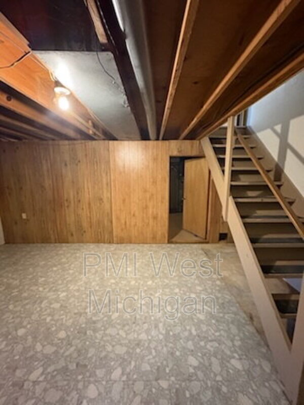 Building Photo - 603 Peachtree Pl