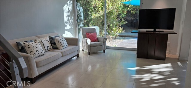 Building Photo - 5224 Walnut Ave