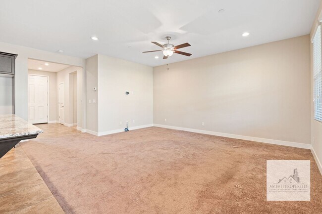 Building Photo - Beautiful Newly 3 Bedroom 2 Bath Home in Madera