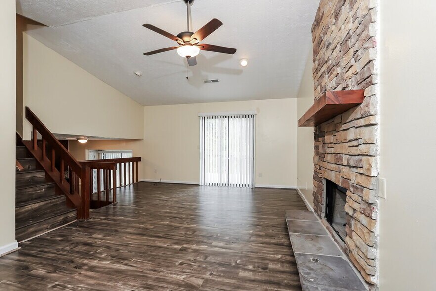 Building Photo - 496 Jaywood Dr