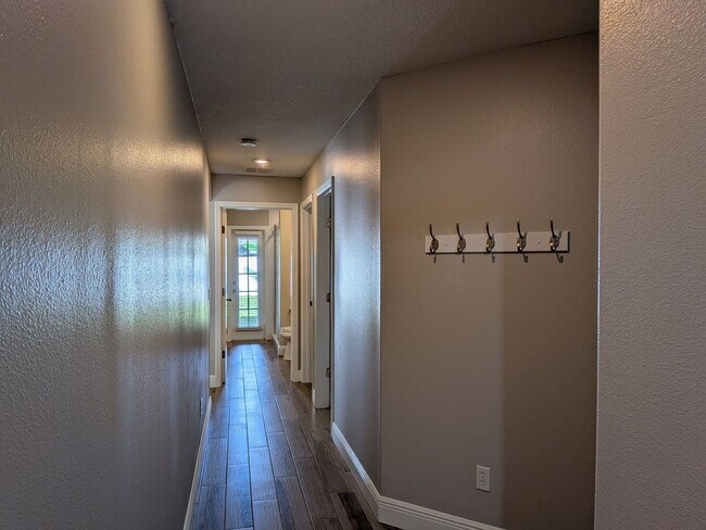 Building Photo - 5/3 Single Family Home at East Lake Cove i...