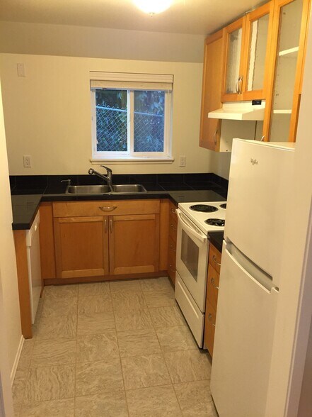 Building Photo - 5728 S Ryan St