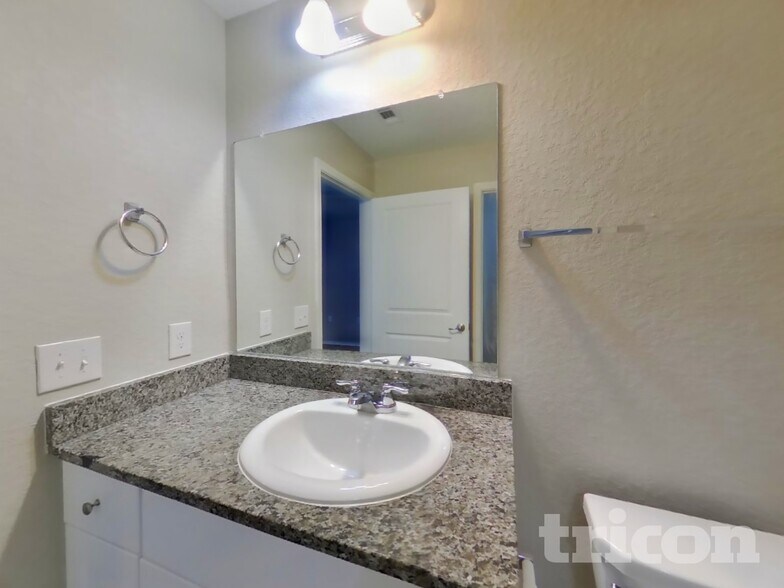 Building Photo - 1410 Putters Edge