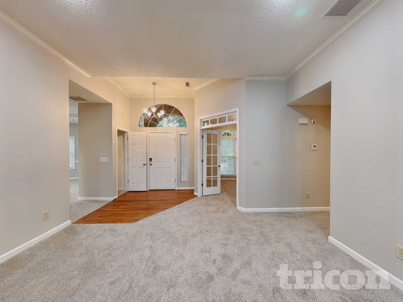 Building Photo - 190 Longwood Dr