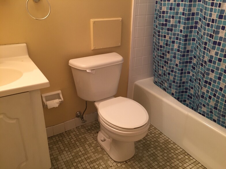 Building Photo - 46 Cochituate Rd