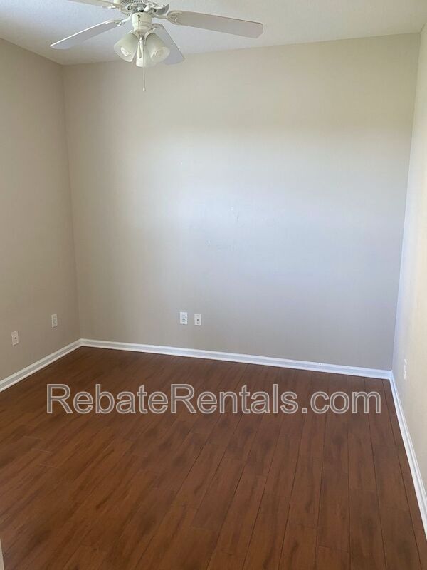 Building Photo - 7801 Point Meadows Dr