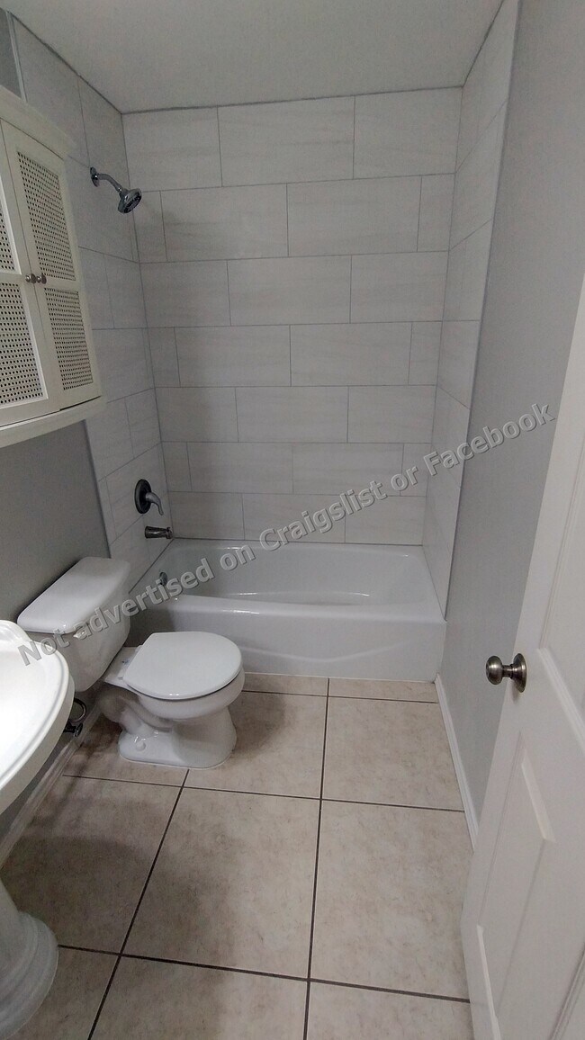 Bedroom 1 & 2 RR - 13627 Puro Oro Dr