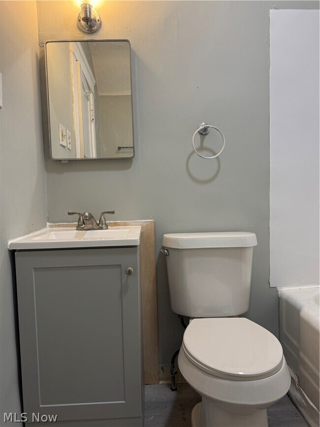 Building Photo - 3058 W 116th St