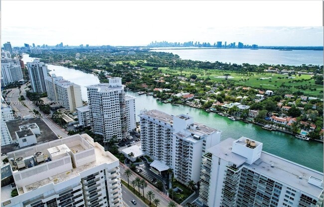 Building Photo - 5700 Collins Ave