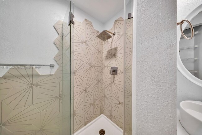 Building Photo - 2814 SW 27th St