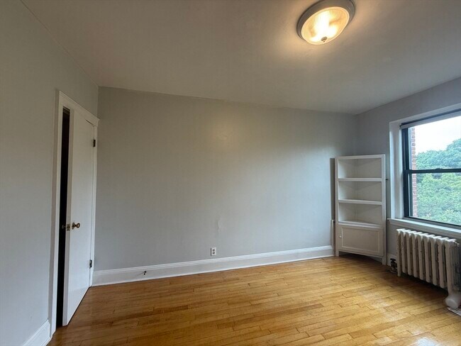 Building Photo - 145 Englewood Ave