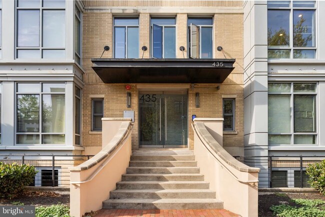 Building Photo - 435 R St NW
