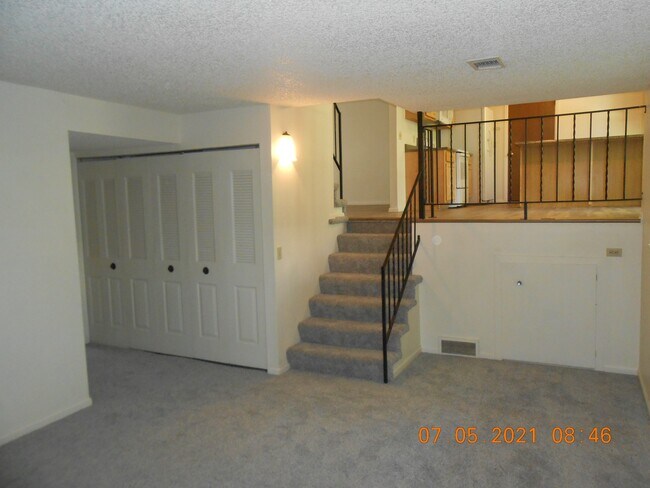 Building Photo - 418 Chukar Ct