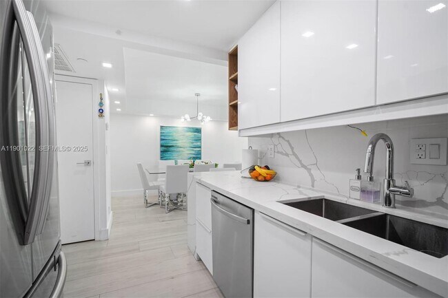 Building Photo - 20301 W Country Club Dr