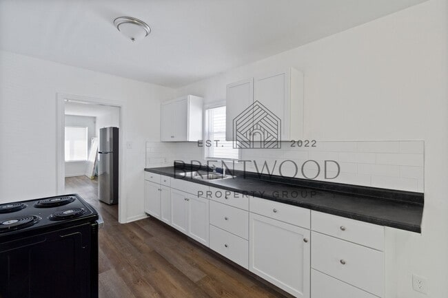 Building Photo - Charming 3BR/1B Single-Family Home