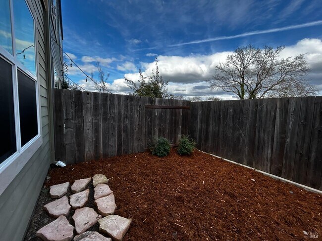 Building Photo - 2042 Ravello Way