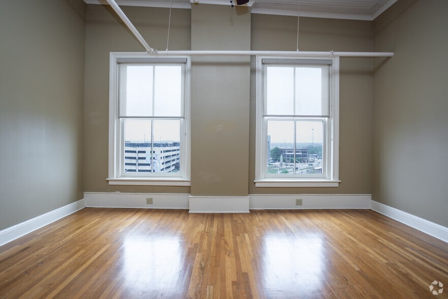 1BR, 1BA - 750SF - Living Room - Sterchi & Kessler Lofts