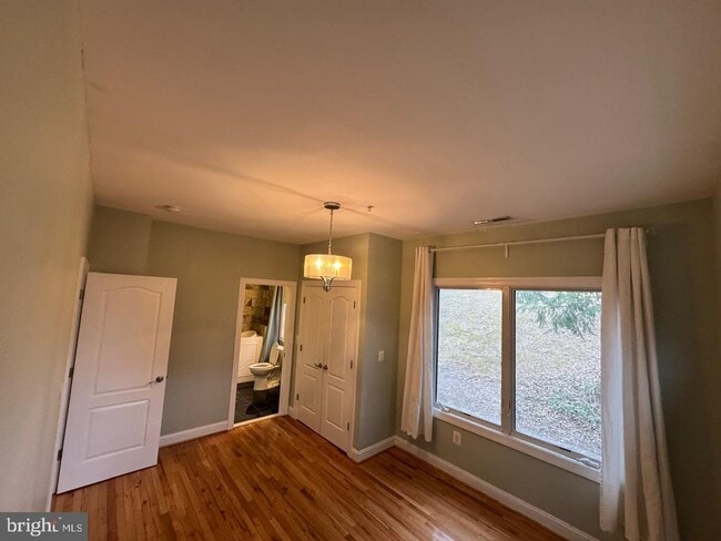 Building Photo - 6158 40 Winks Way