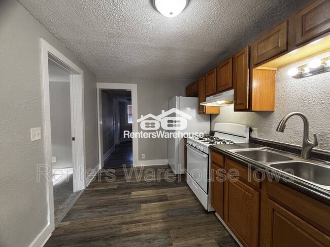 Building Photo - 2802 SE 8th Ct