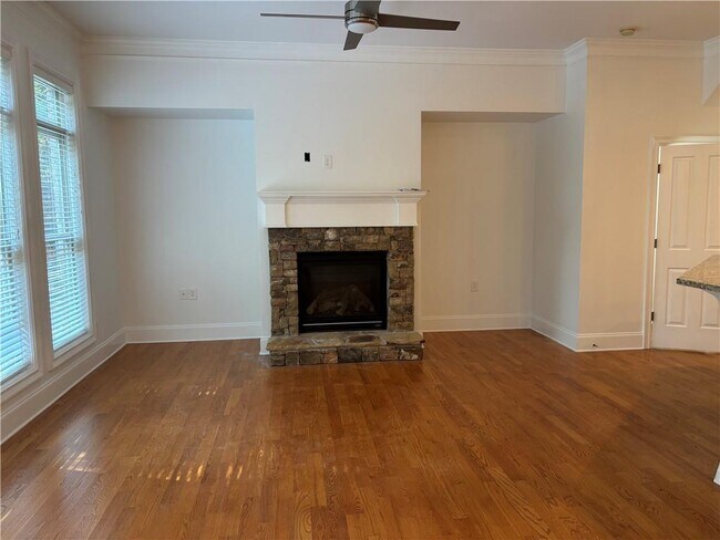 Building Photo - 10424 Park Walk Point