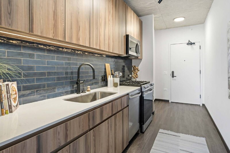 Building Photo - 180 N Ashland Ave