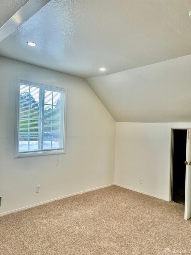 Building Photo - 5880 Olinda Rd