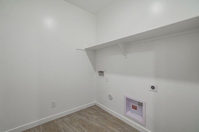 Building Photo - 12881 N 145th Dr