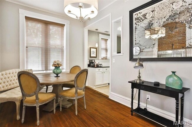 Building Photo - 2018 Senate St