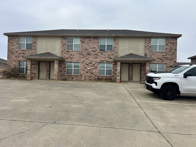 Building Photo - 4108 Shasta Rd