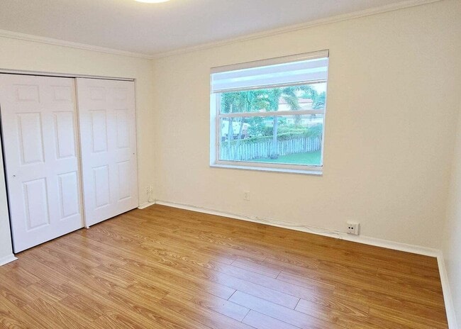 Building Photo - 6125 NW 40th St