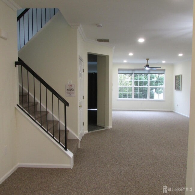 Building Photo - 29 Tall Oaks Ct