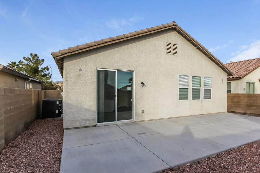 Building Photo - 3029 E Gannon Ridge Ave