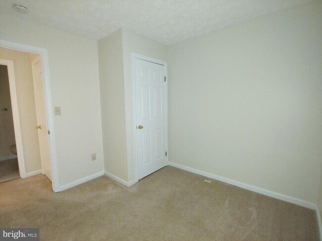 Building Photo - 2134 Commissary Cir
