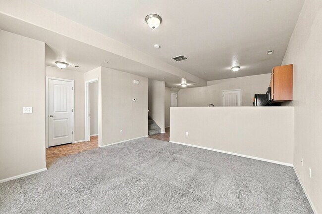 Building Photo - $1,895.95- 3-bed, 2.5-bath townhome in Colorado Springs!