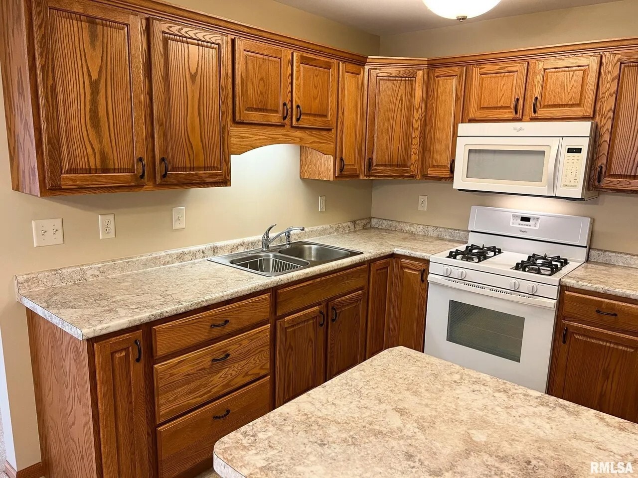 Kitchen - 1138 Breeze Way