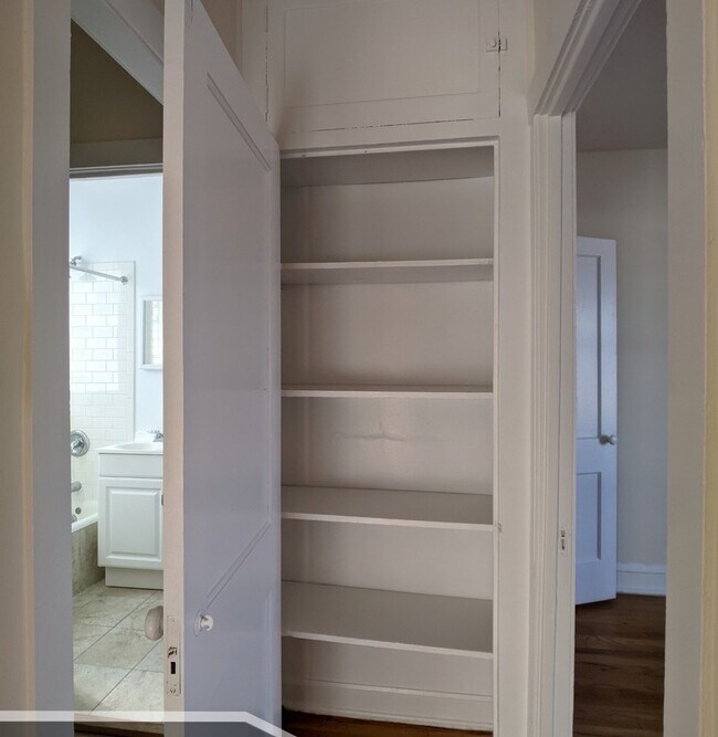 Building Photo - 2651 N Spaulding Ave