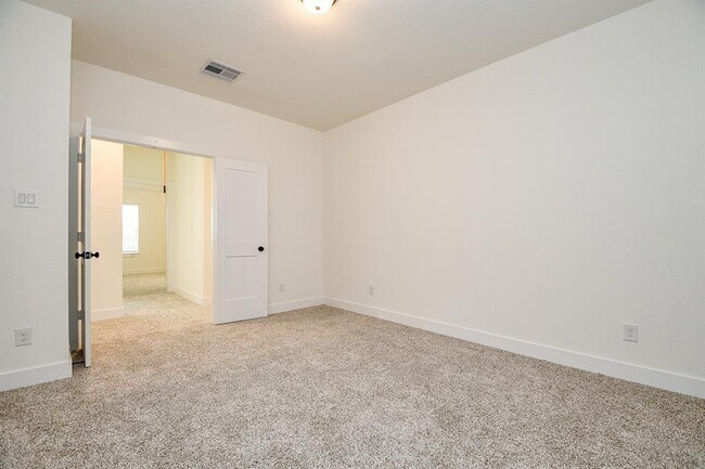Building Photo - 7319 Bayberry Crescent Ln