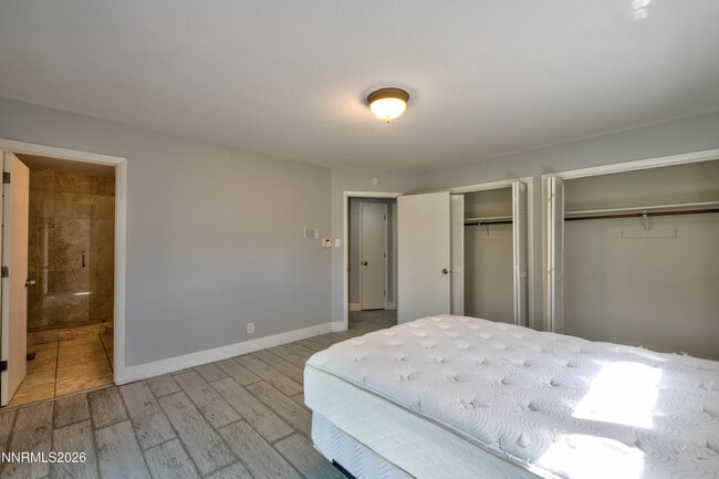 Building Photo - 12310 S Hills Dr