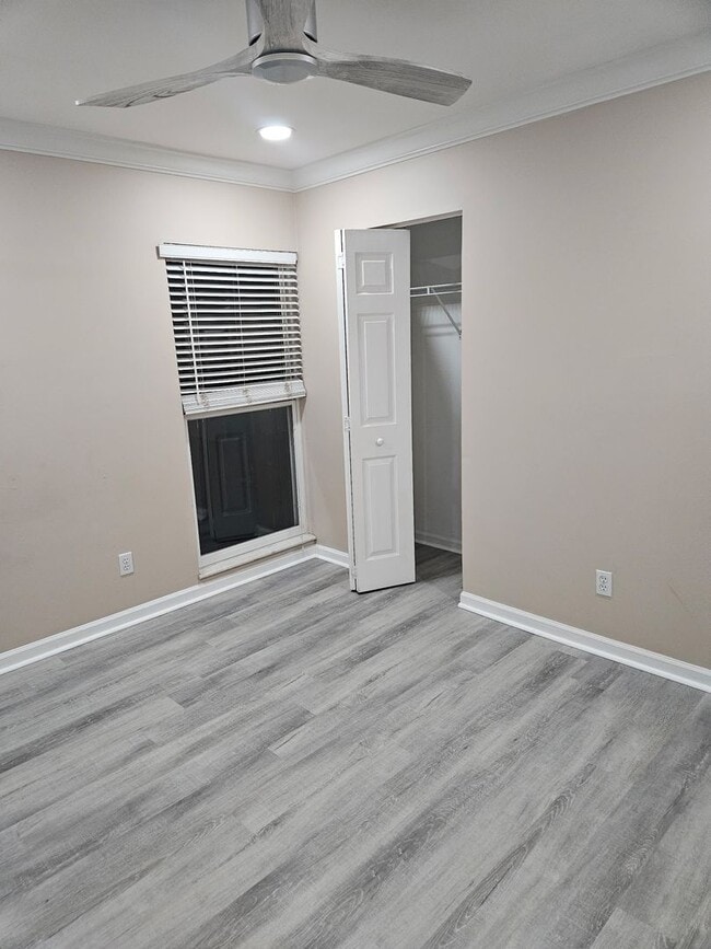 Building Photo - Wonderfully Remodeled Tri Level 3BR/2BTH S...