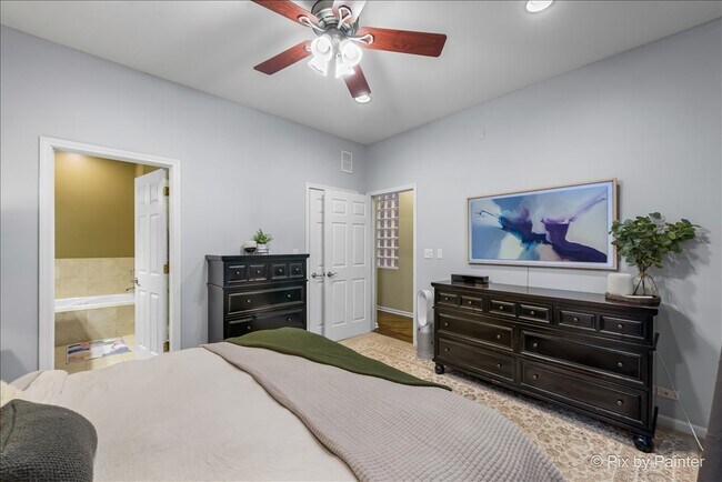 Building Photo - 1753 N Artesian Ave