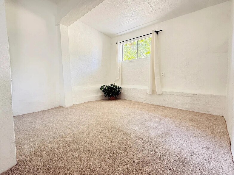 Building Photo - 1720 San Bernardino Ave