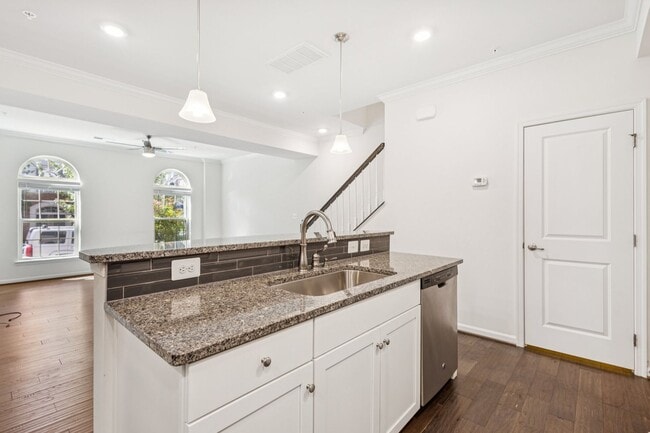 Building Photo - Welcome to this stunning 3-bedroom, 2.5-ba...